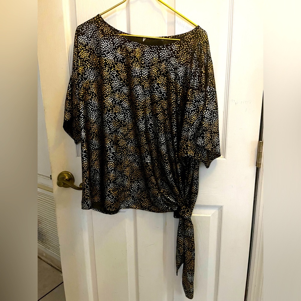 Michael Kors Black, Gold and Silver
Shimmer Stars Short Sleeve Tie Waist Top